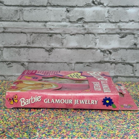 Barbie GLAMOUR JEWELRY Kit Necklace Vintage 1995 Stickers Charms Beads Pins - Picture 3 of 8